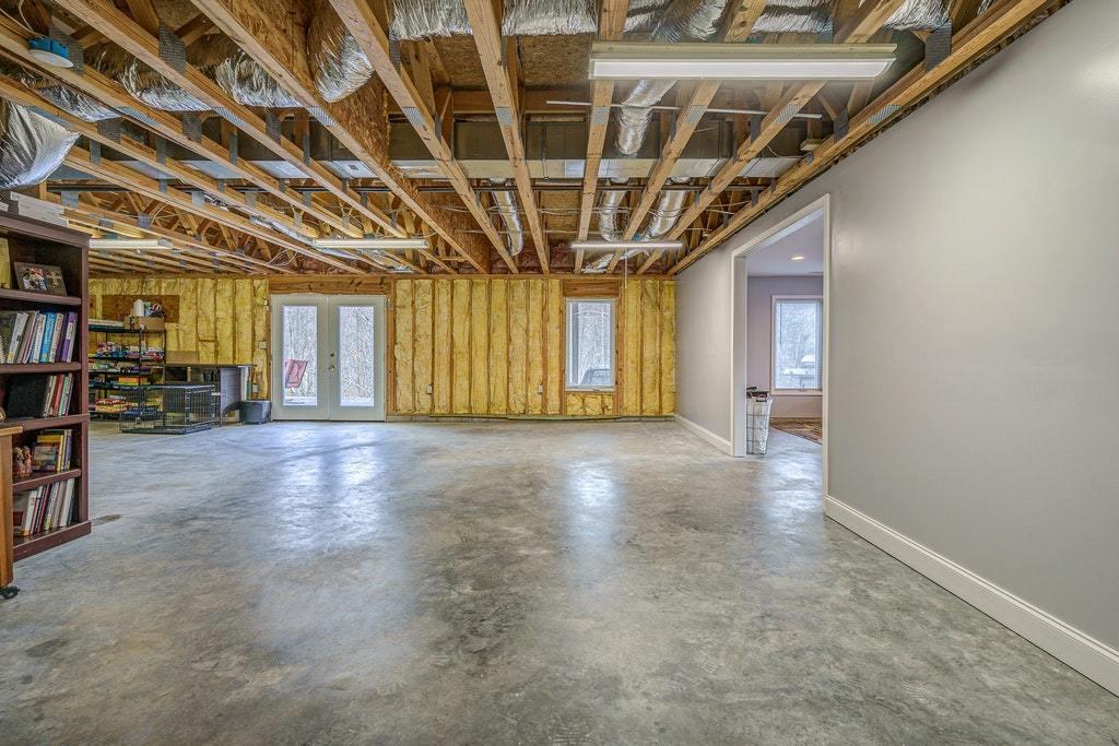 6251 Mt Chestnut Road Roanoke, VA 24018 - Photo 24 of 35 024-337623-6251 Mount Chestnut 024_85599