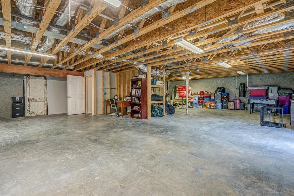 6251 Mt Chestnut Road Roanoke, VA 24018 - Photo 25 of 35 025-337623-6251 Mount Chestnut 025_85599