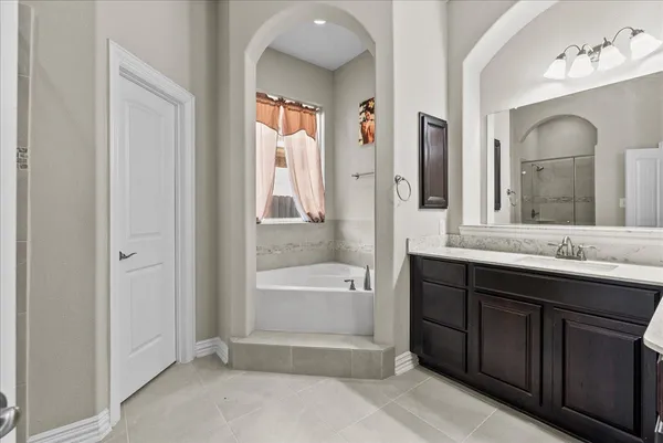 $649,000 | 2414 Trocadero Lane, League City, TX 77573