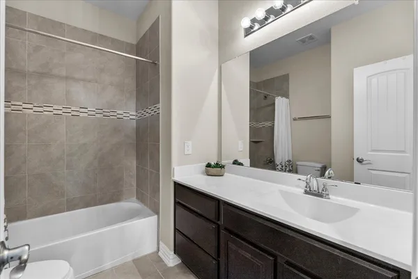 $649,000 | 2414 Trocadero Lane, League City, TX 77573