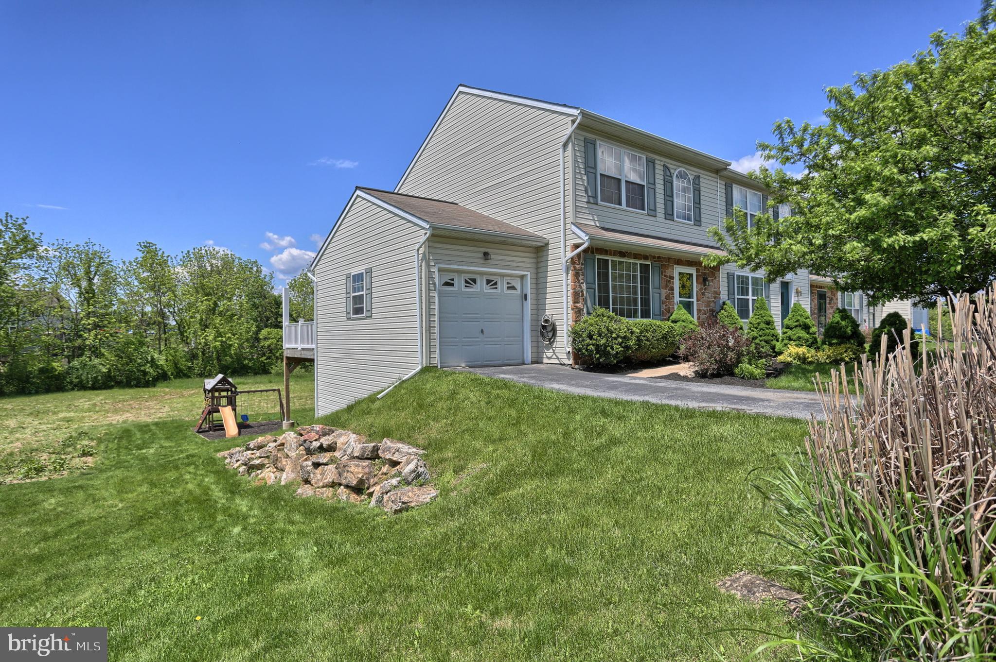 107 Riders Way Lebanon, PA 17042 - Photo 2 of 33 Beautiful End Unit Town Home