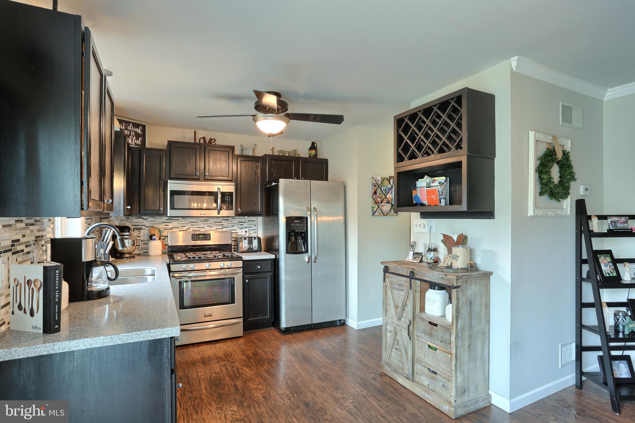 107 Riders Way Lebanon, PA 17042 - Photo 11 of 33 Stainless Steel Appliances
