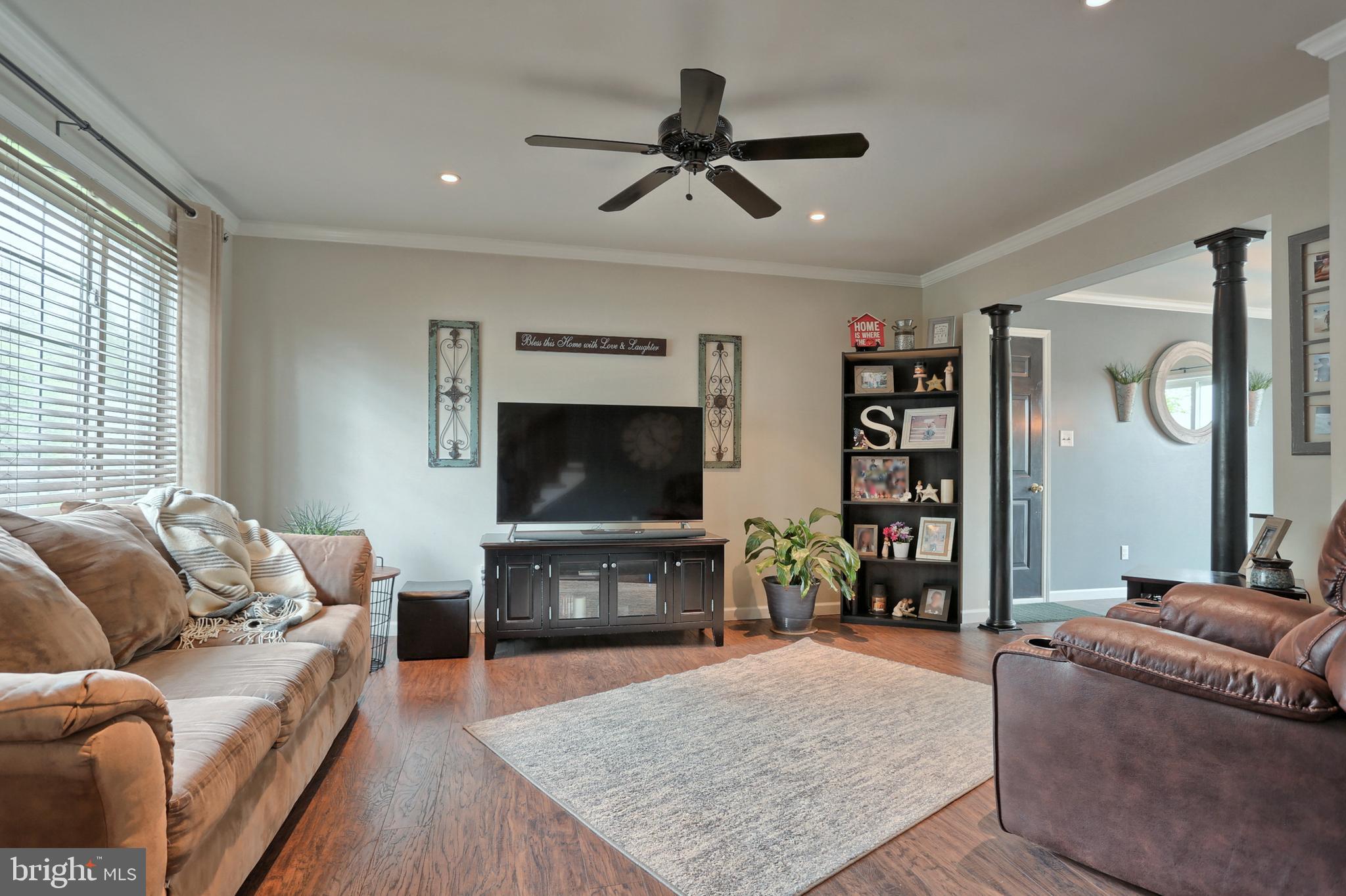 107 Riders Way Lebanon, PA 17042 - Photo 5 of 33 Nice sized Living room