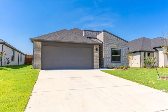 $2,295 | 106 Eastwood Road, Forney, TX 75126
