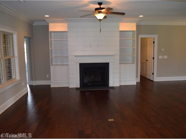 147 Helsabeck Road King, NC 27021 - Photo 6 of 16 Living Room.