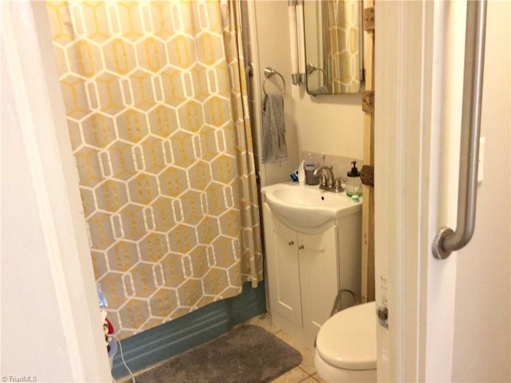 3788 Upper Lake Road Thomasville, NC 27360 - Photo 20 of 26 Gallery Image 20