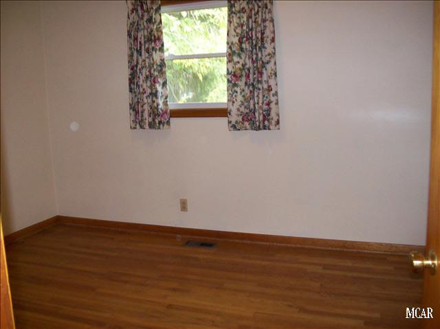 2164 Rauch Road Temperance, MI 48182 - Photo 14 of 18 3rd Bedroom