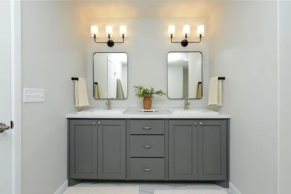 $699,900 | 3707 Merrifield Drive South, Fargo, ND 58104