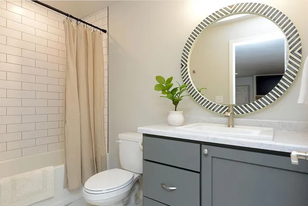 $699,900 | 3707 Merrifield Drive South, Fargo, ND 58104