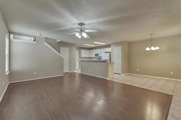 $1,995 | 231 Blushwood Place, The Woodlands, TX 77382
