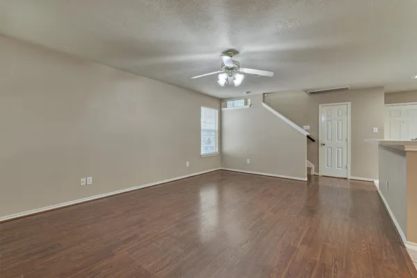 $1,995 | 231 Blushwood Place, The Woodlands, TX 77382