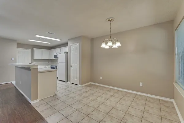 $1,995 | 231 Blushwood Place, The Woodlands, TX 77382