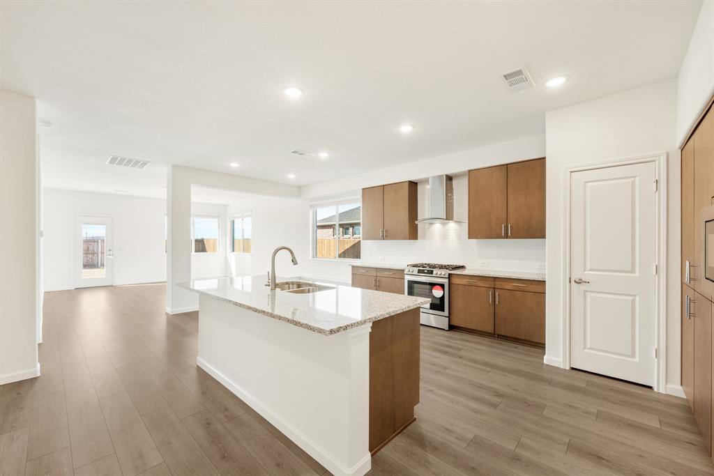 224 Eagle Vw Lane Commerce, TX 75428 - Photo 9 of 38