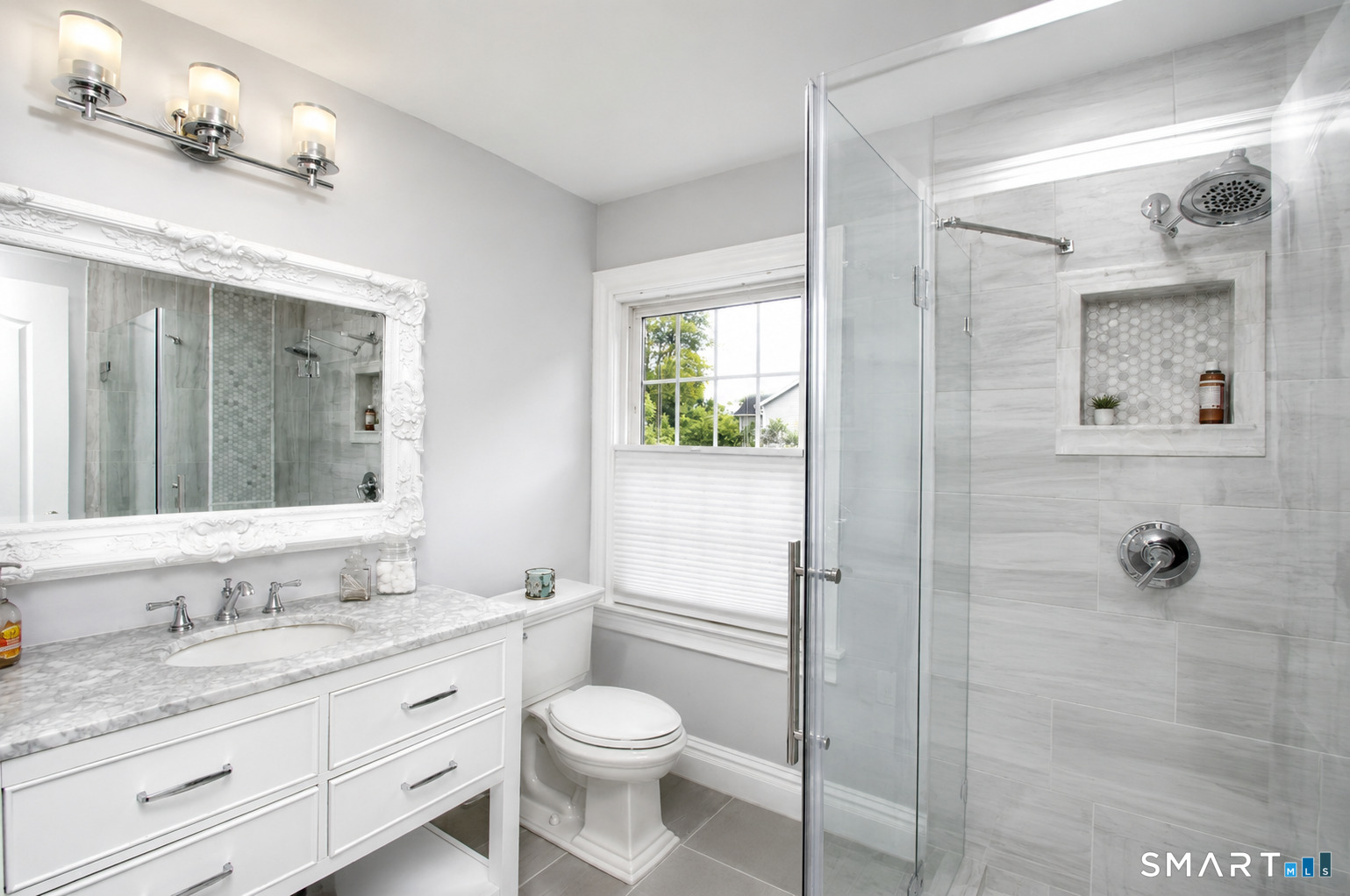 146 Oxford Road Fairfield, CT 06890 - Photo 13 of 31 Primary Ensuite