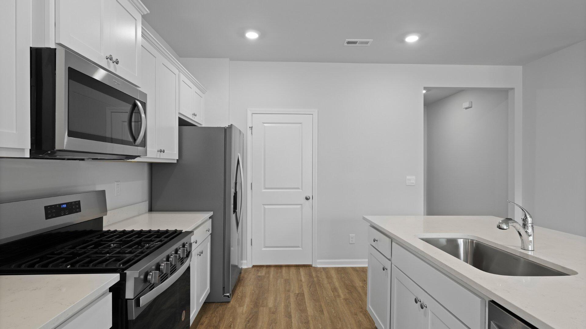 8023 Precious Court Ravenel, SC 29470 - Photo 4 of 27 550a1137