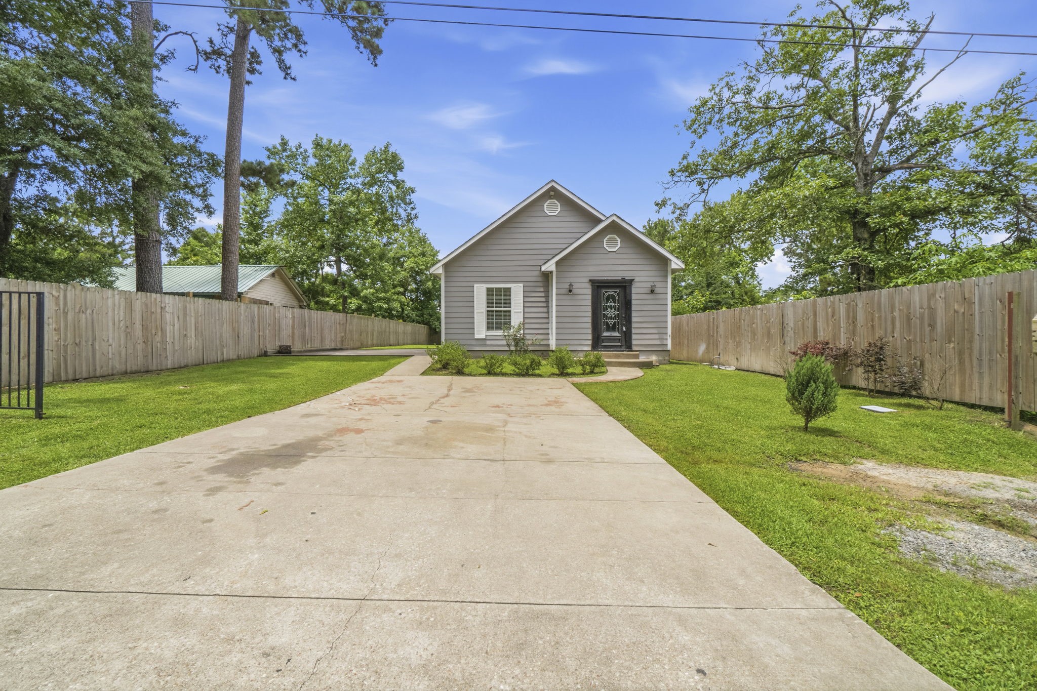 191 Burch Road Shepherd, TX 77371 - Photo 2 of 27