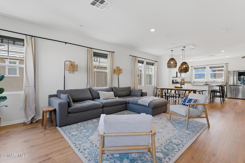 512 Mulberry Lane Fillmore, CA 93015 - Photo 19 of 54 a living room with furniture and a table