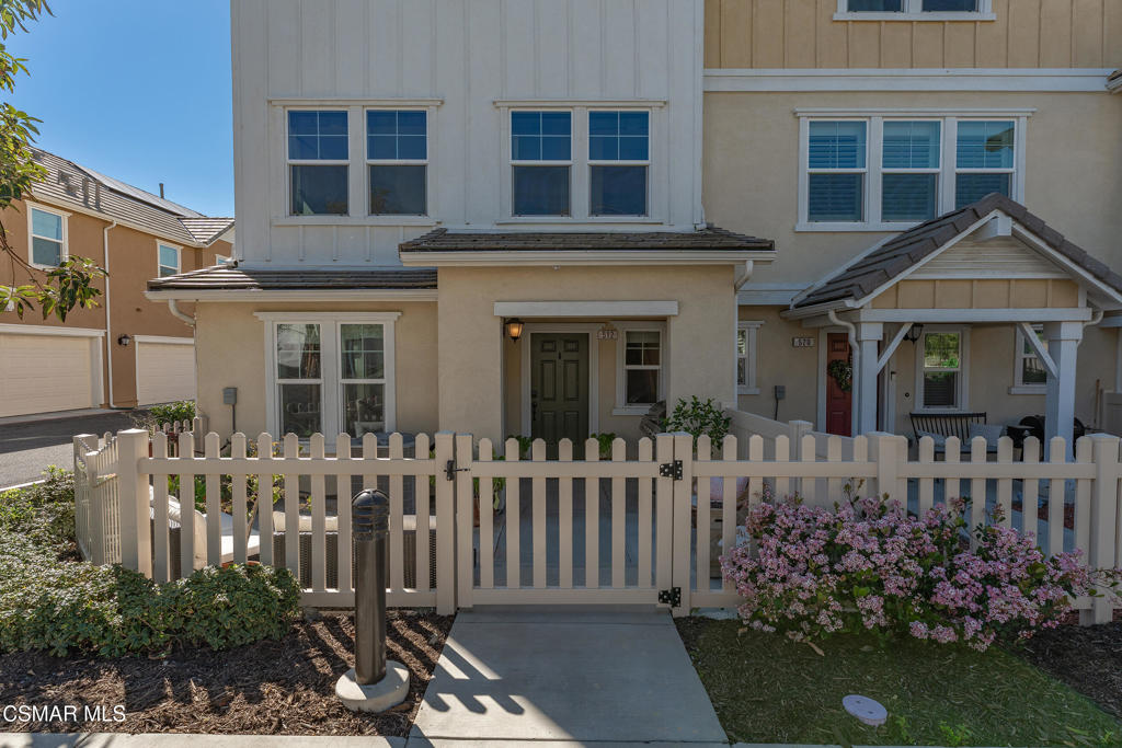 512 Mulberry Lane Fillmore, CA 93015 - Photo 2 of 54 front view of a house