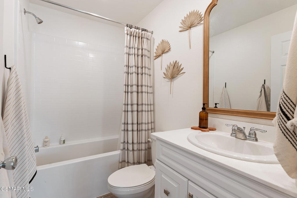 512 Mulberry Lane Fillmore, CA 93015 - Photo 29 of 54 a bathroom with a sink a toilet and shower