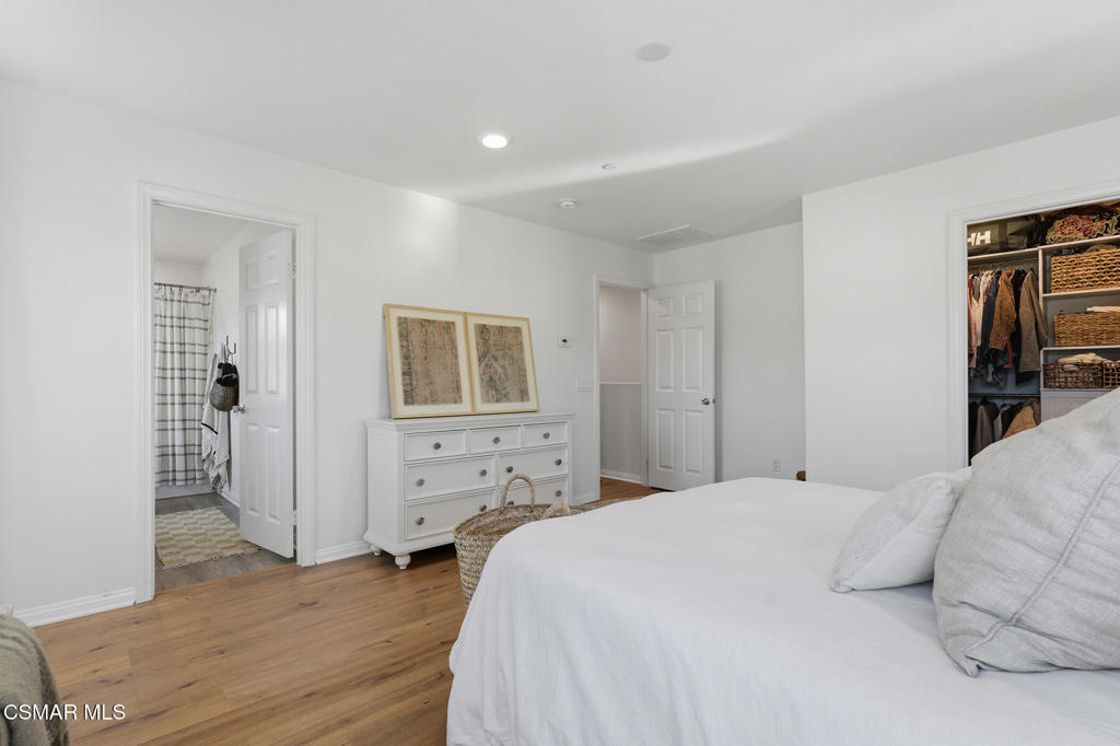 512 Mulberry Lane Fillmore, CA 93015 - Photo 37 of 54 a bedroom with a bed and a closet