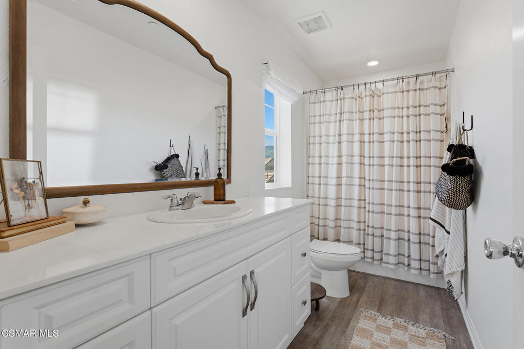 512 Mulberry Lane Fillmore, CA 93015 - Photo 38 of 54 a bathroom with a sink a toilet and shower