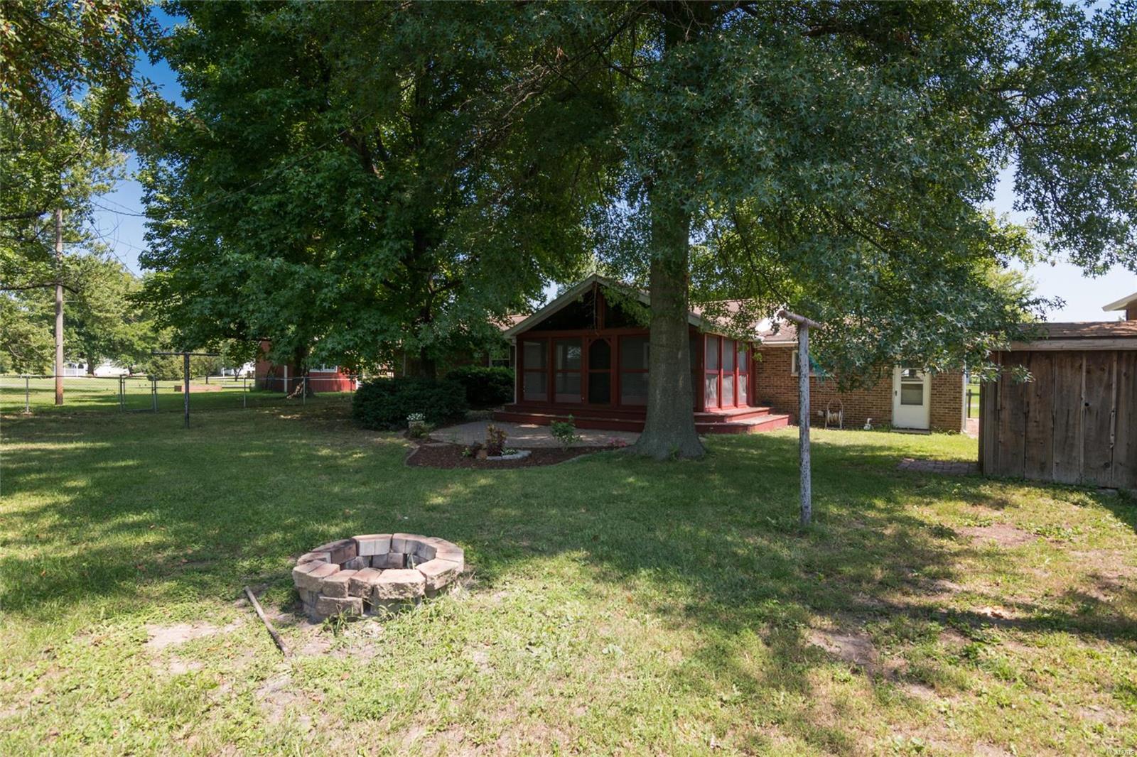 15 Maple Street Moro, IL 62067 - Photo 33 of 35 Gallery Image 33