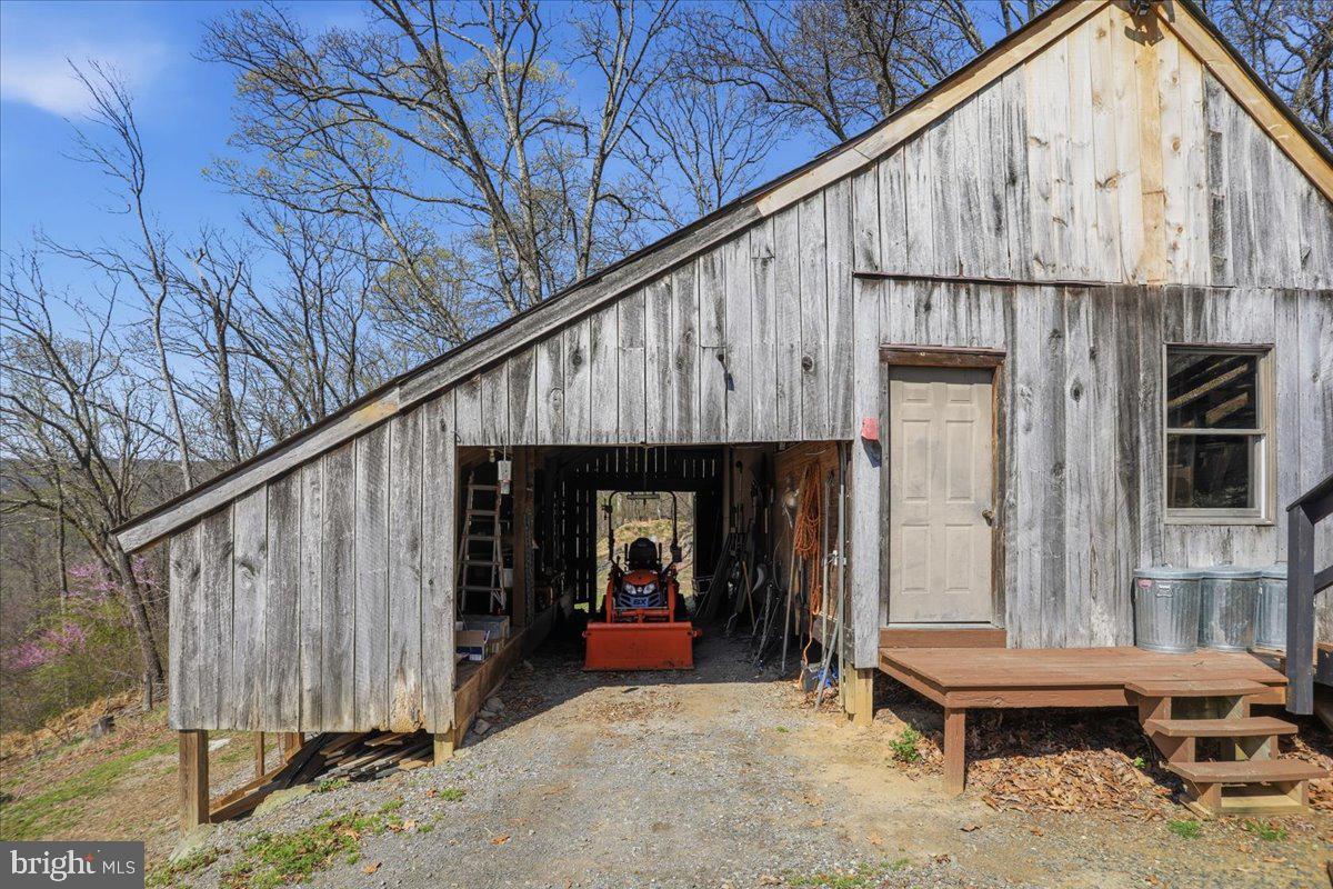 19897 Foresthill Road Bluemont, VA 20135 - Photo 27 of 39