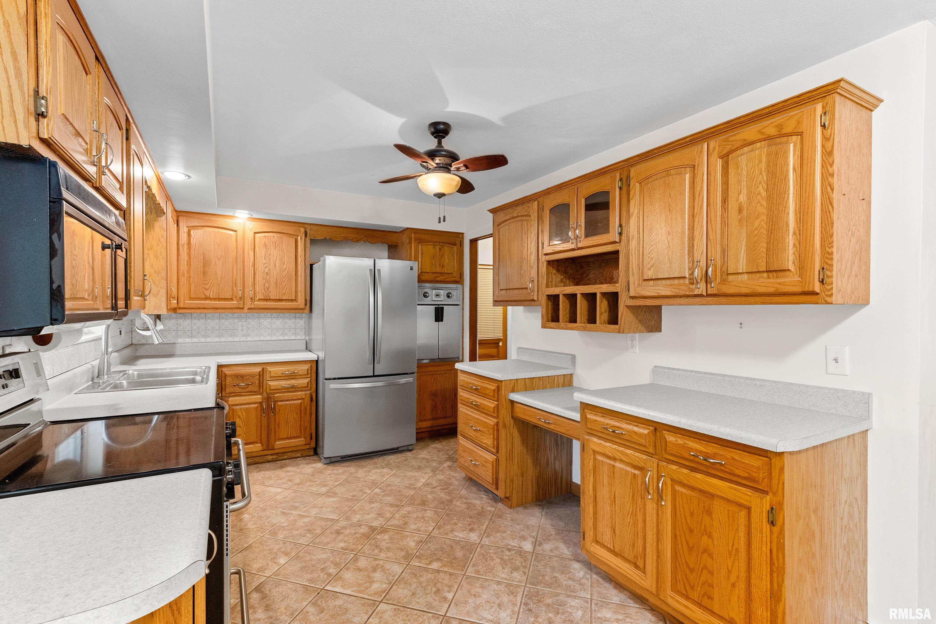 106 South Rustic Road East Peoria, IL 61611 - Photo 17 of 36