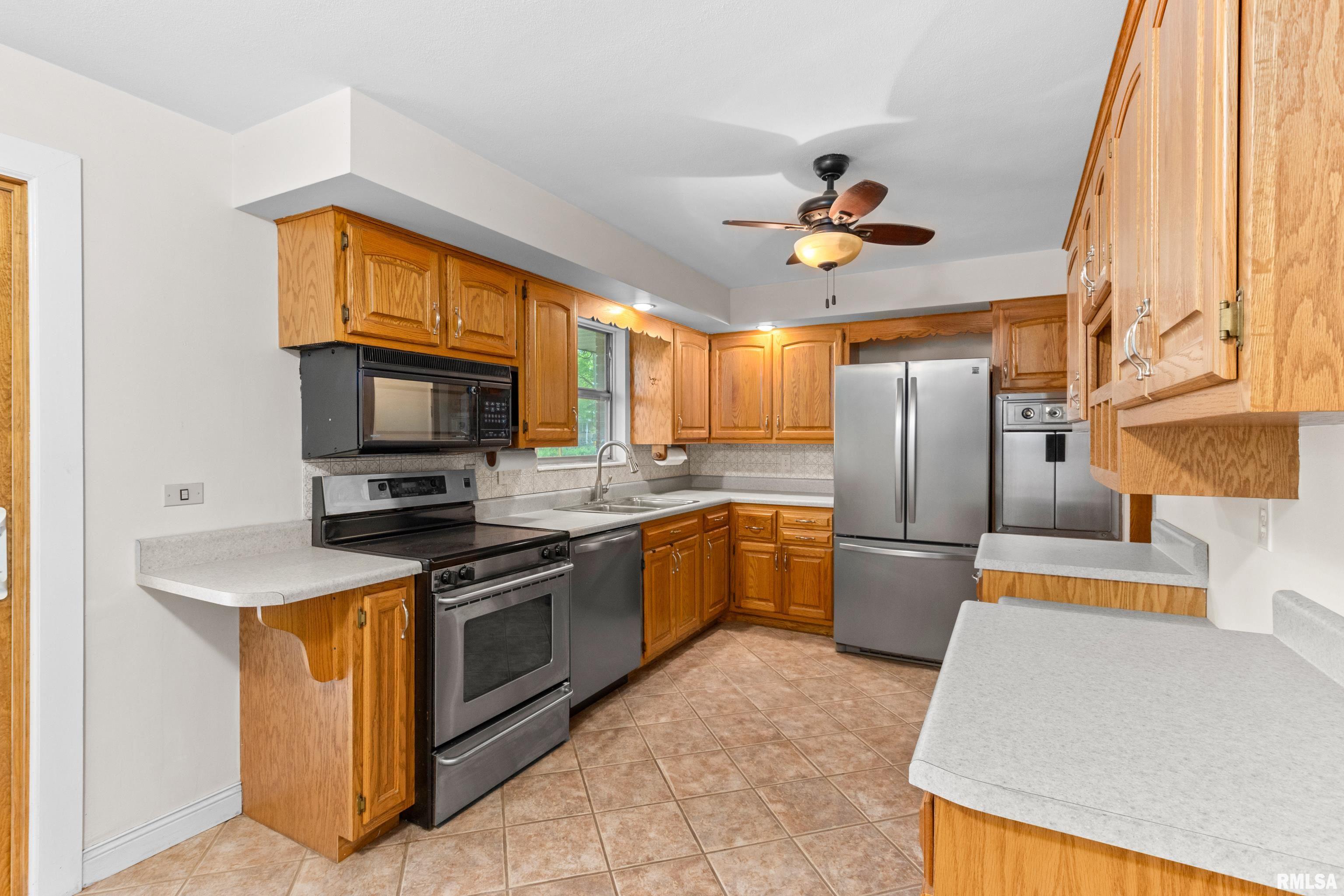 106 South Rustic Road East Peoria, IL 61611 - Photo 18 of 36