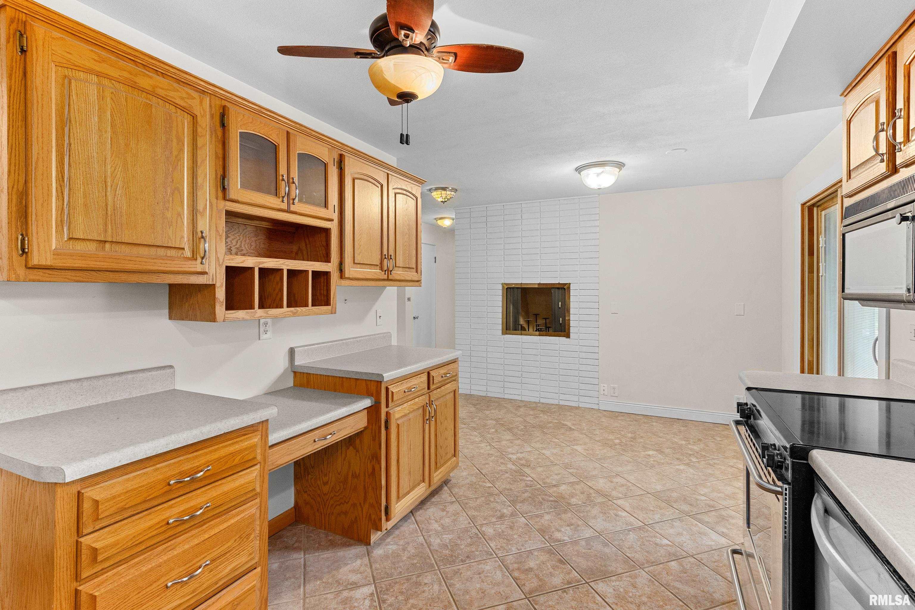 106 South Rustic Road East Peoria, IL 61611 - Photo 19 of 36