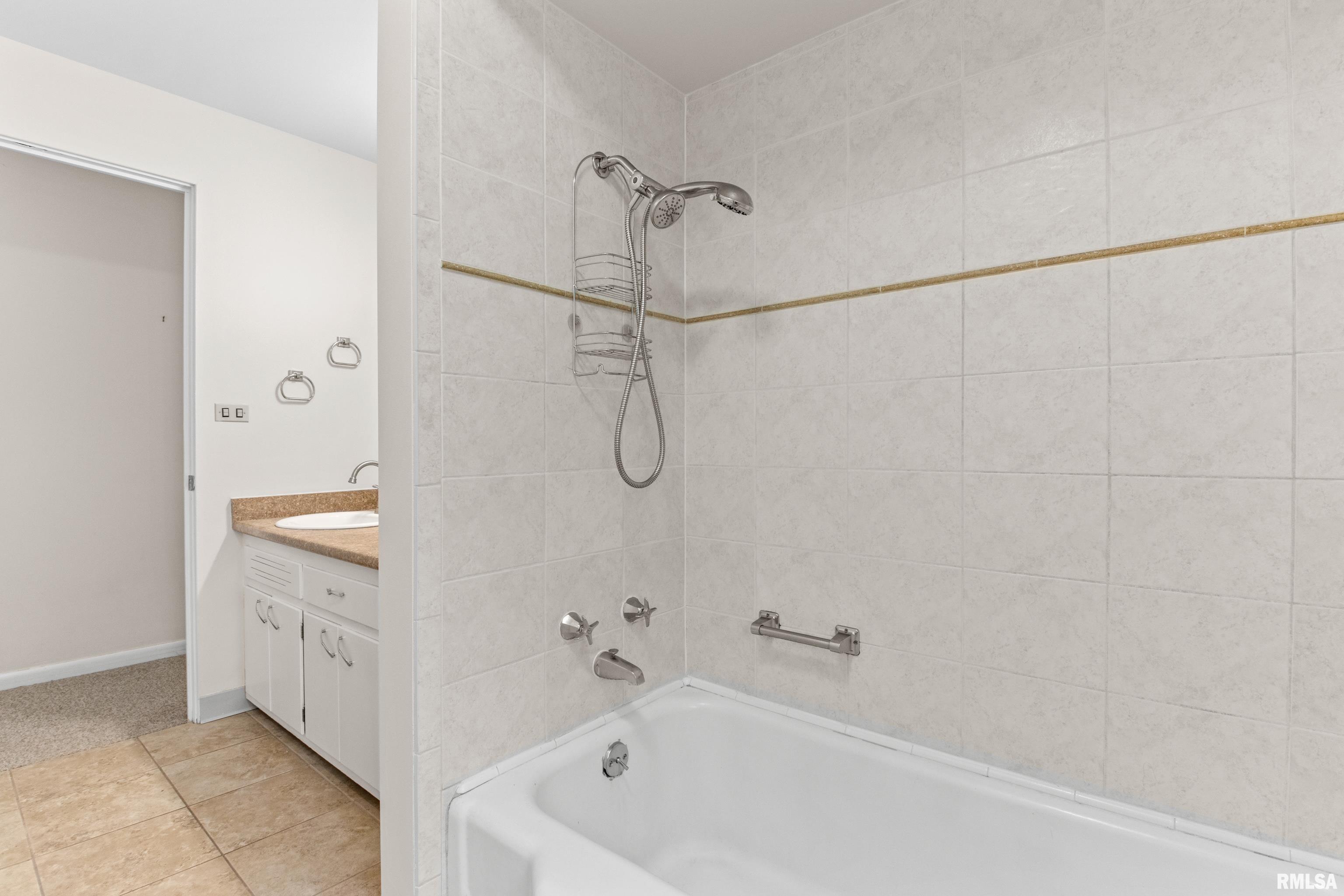 106 South Rustic Road East Peoria, IL 61611 - Photo 22 of 36