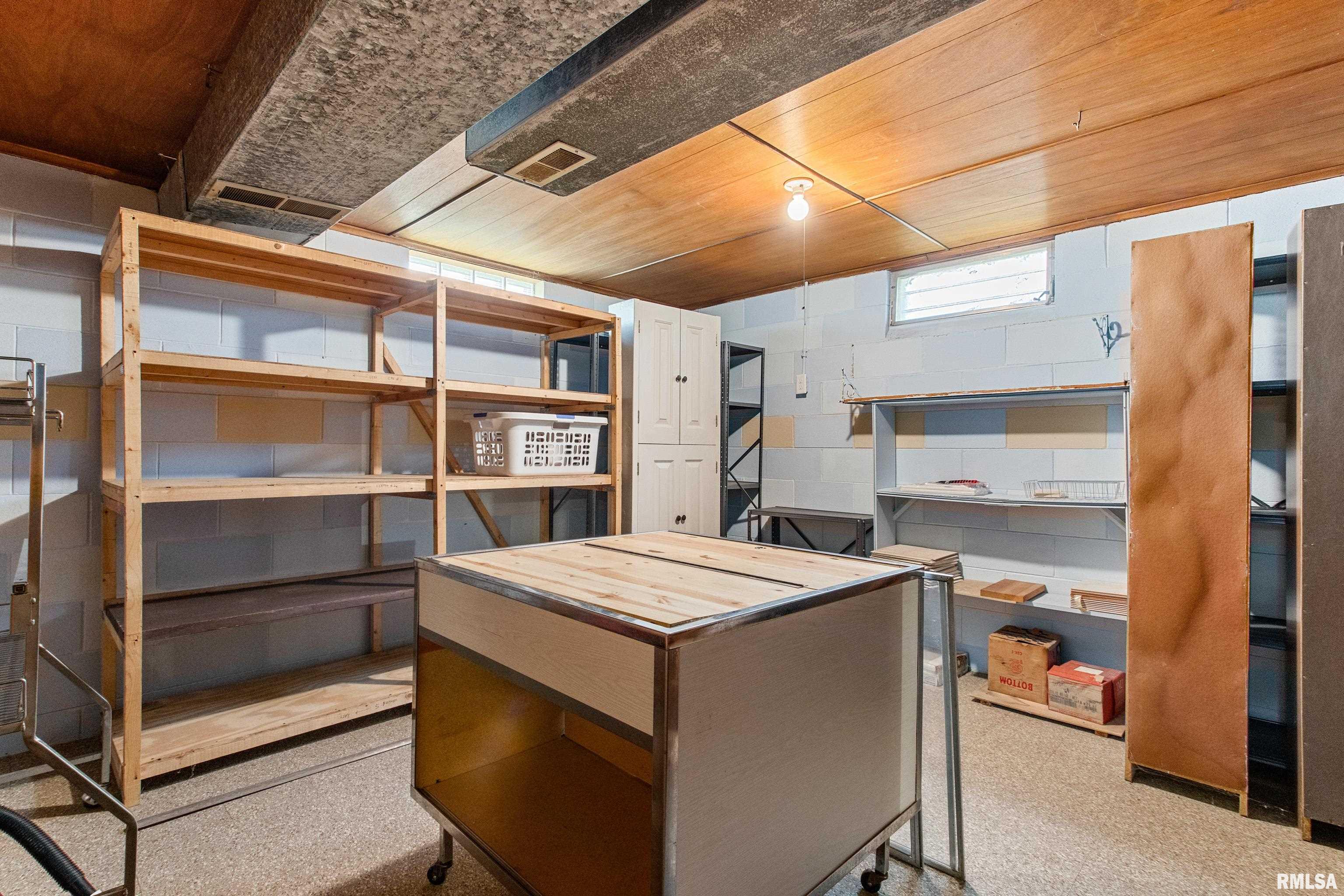 106 South Rustic Road East Peoria, IL 61611 - Photo 29 of 36