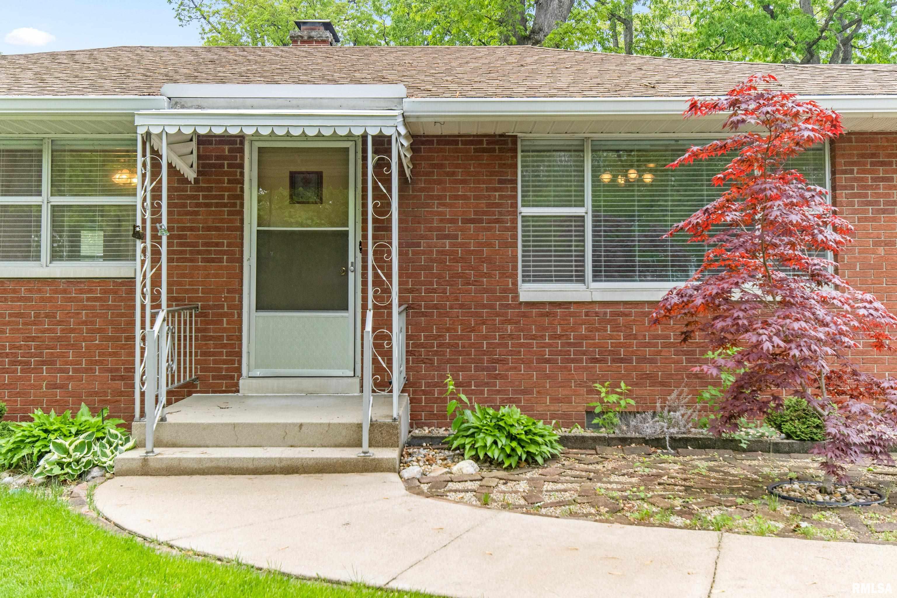 106 South Rustic Road East Peoria, IL 61611 - Photo 3 of 36