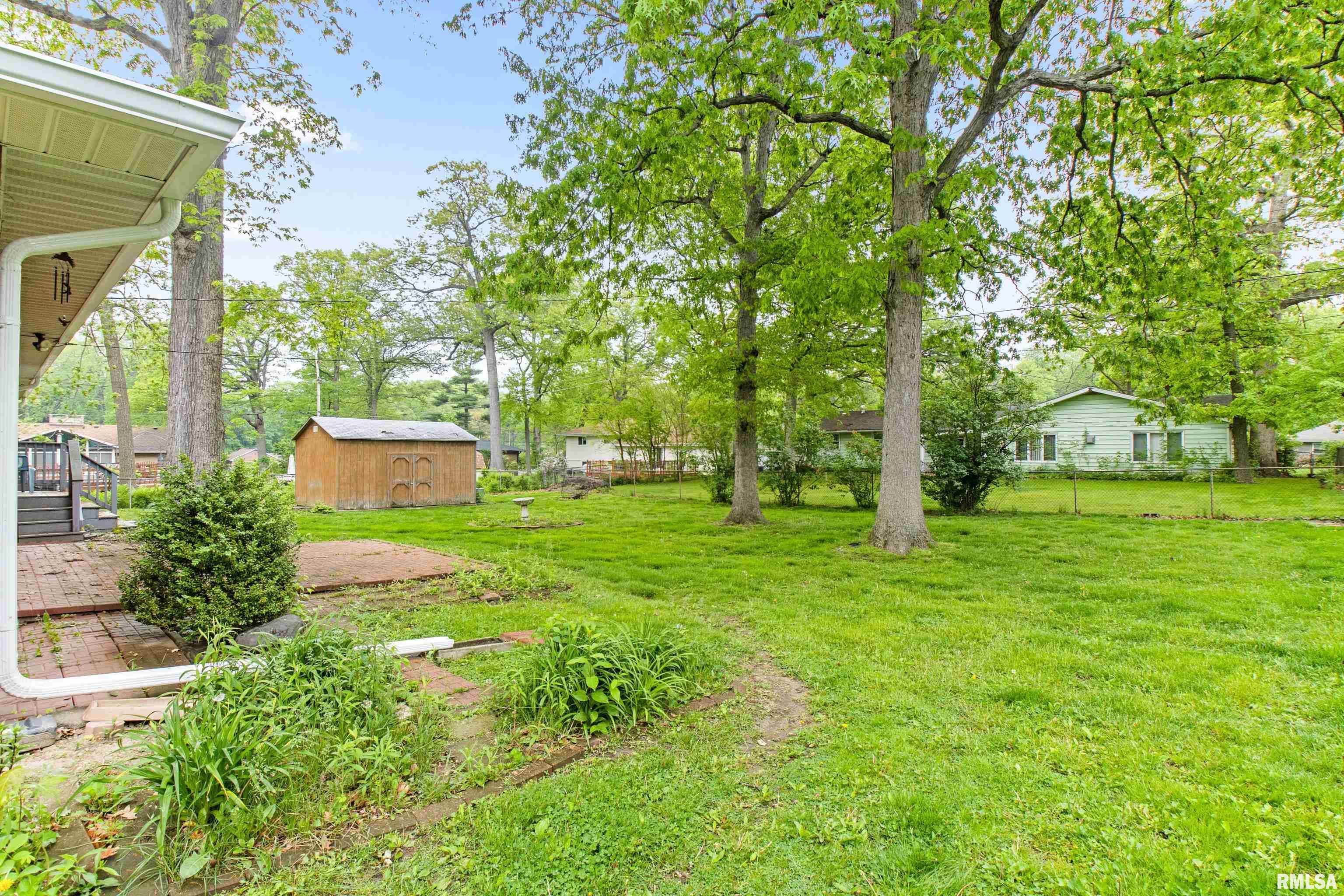 106 South Rustic Road East Peoria, IL 61611 - Photo 4 of 36