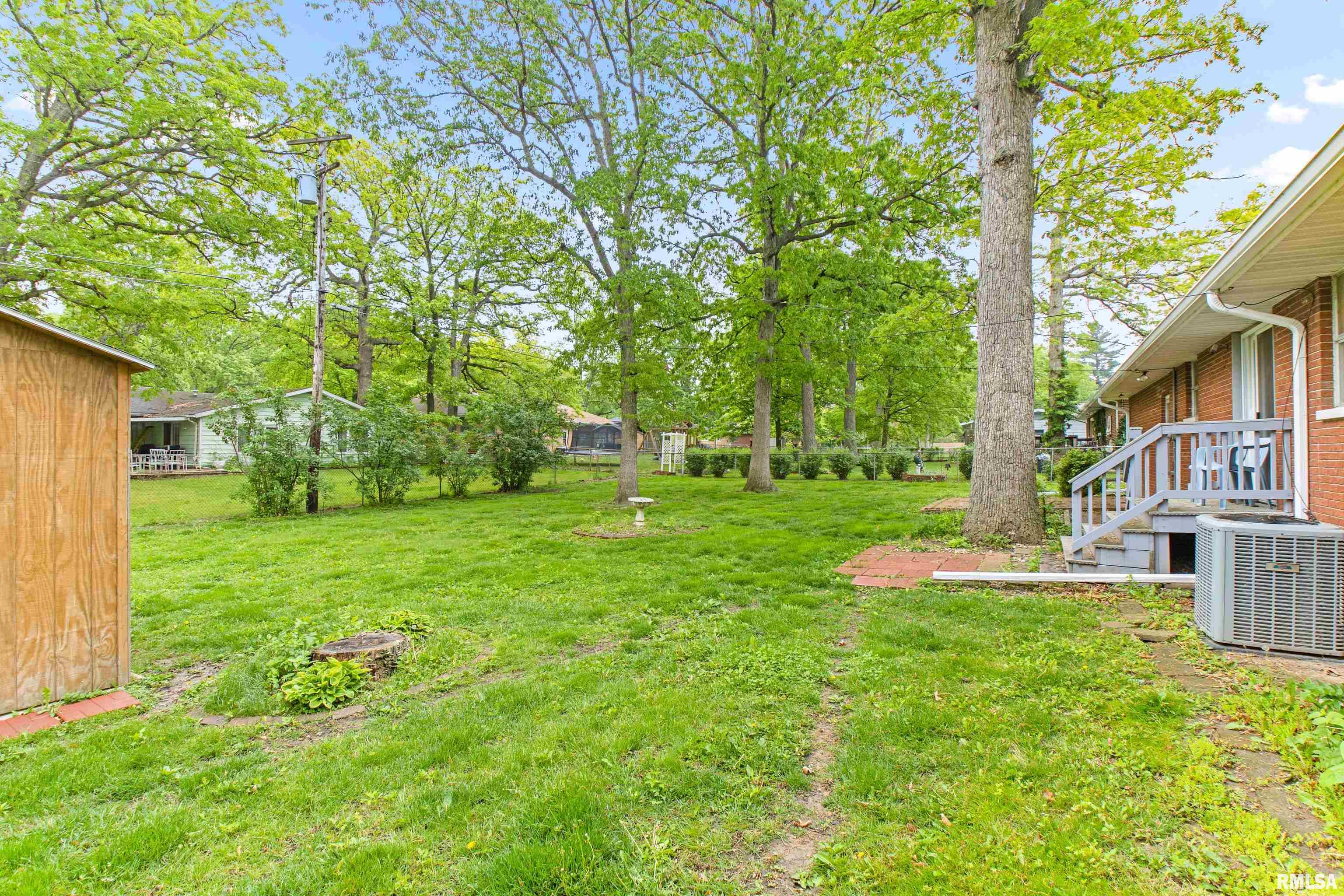 106 South Rustic Road East Peoria, IL 61611 - Photo 7 of 36