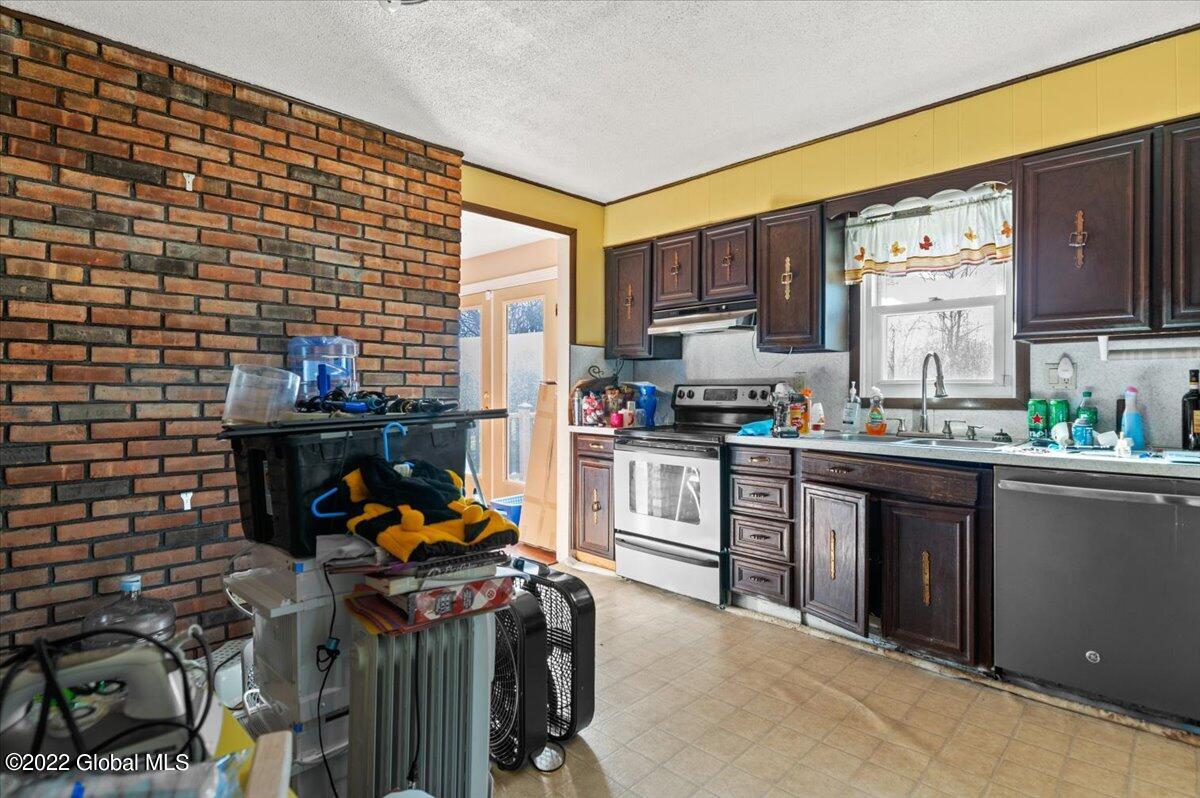 96 Creble Road Bethlehem, NY 12158 - Photo 6 of 24 05-FJD_6675