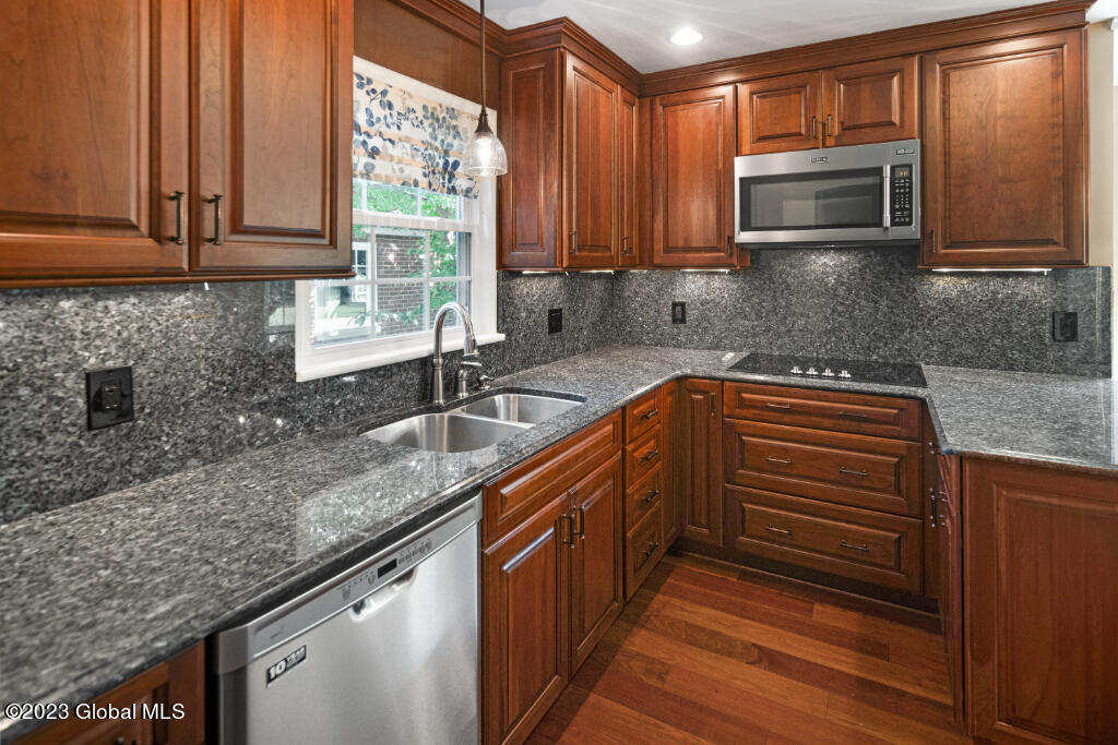 344 Farm To Market Road Halfmoon, NY 12065 - Photo 6 of 29 Interior 05