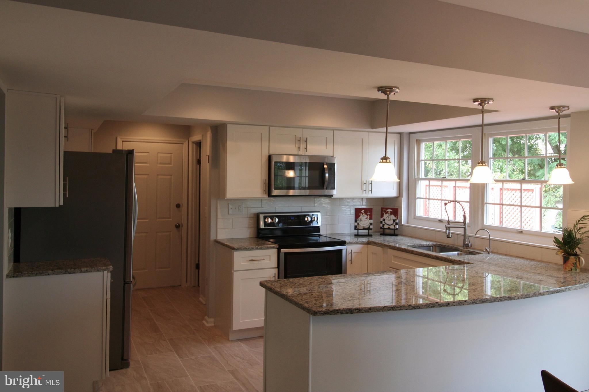 1909 East Beech Road Sterling, VA 20164 - Photo 10 of 30 Kitchen