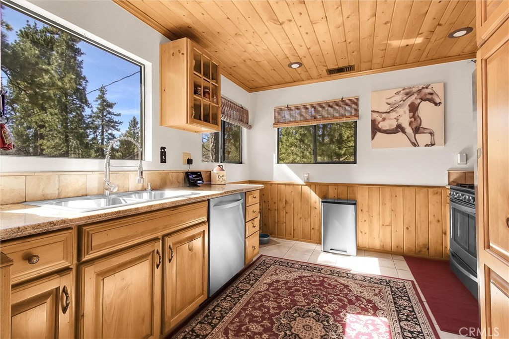 39222 Arapahoe Road Fawnskin, CA 92333 - Photo 14 of 20