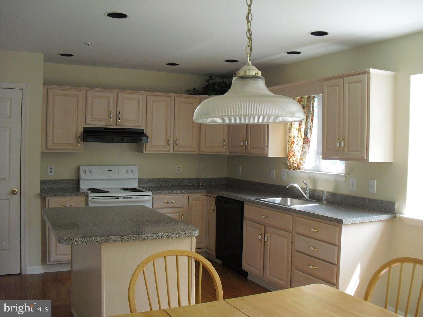 904 Media Line Road Newtown Square, PA 19073 - Photo 4 of 23 Gallery Image 4