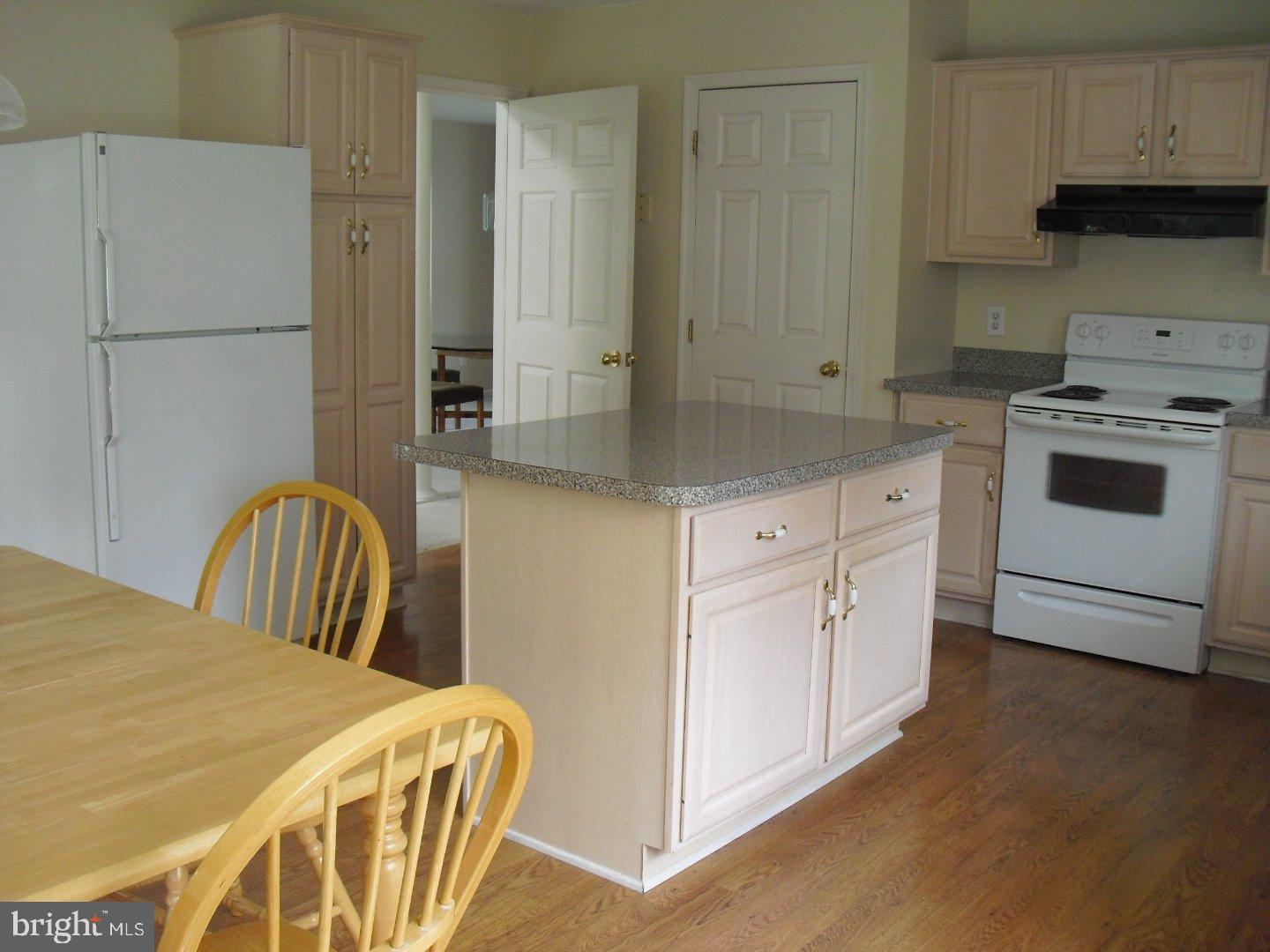 904 Media Line Road Newtown Square, PA 19073 - Photo 5 of 23 Gallery Image 5