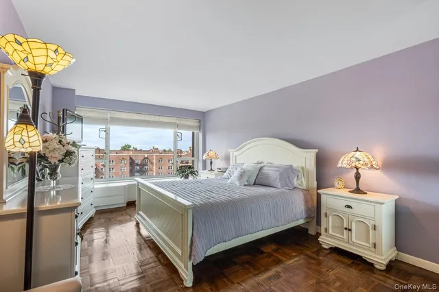 $629,000 | 166-25 Powells Cove Boulevard, Unit 9E | Beechhurst