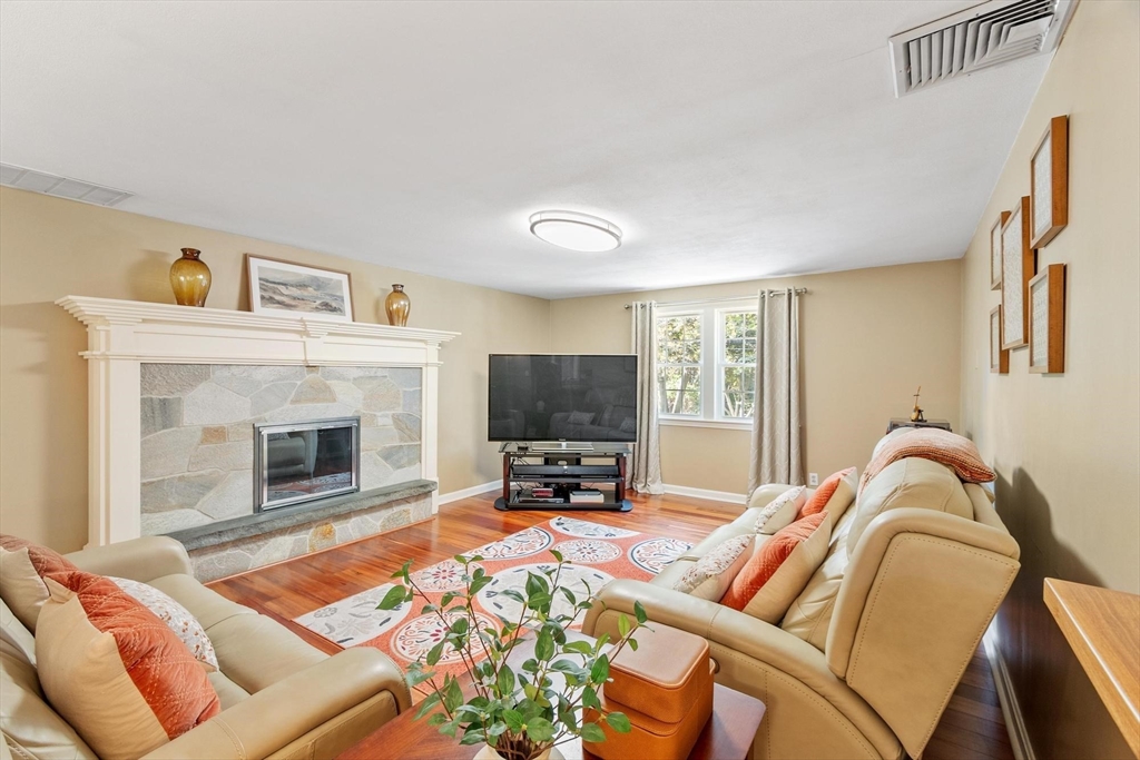 9 Brookbridge Road Peabody, MA 01960 - Photo 13 of 42