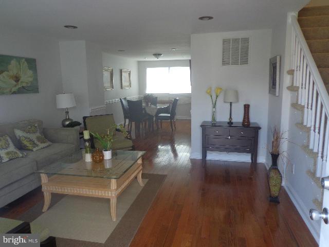 1557 Langford Road Baltimore, MD 21207 - Photo 2 of 19 Living Room
