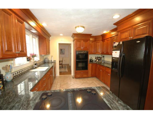 4 Wescott Road Andover, MA 01810 - Photo 2 of 25 Gallery Image 2