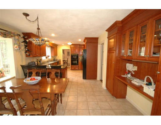 4 Wescott Road Andover, MA 01810 - Photo 3 of 25 Gallery Image 3