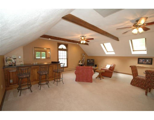 4 Wescott Road Andover, MA 01810 - Photo 5 of 25 Gallery Image 5