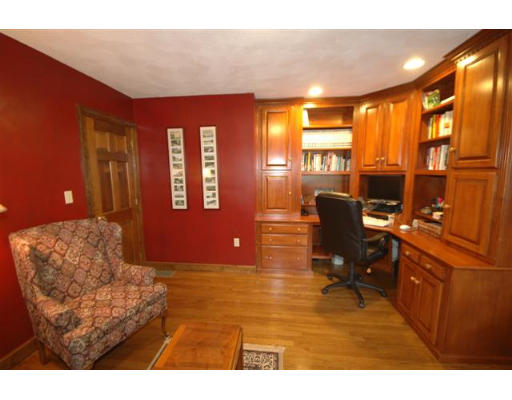 4 Wescott Road Andover, MA 01810 - Photo 6 of 25 Gallery Image 6
