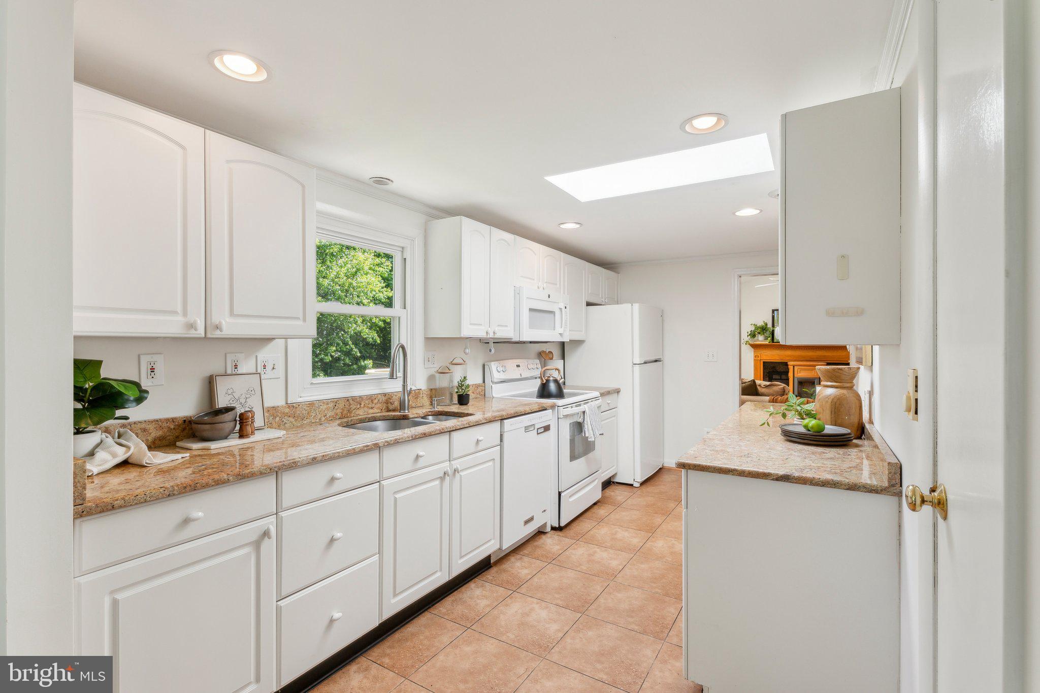 26140 Mullinix Mill Road Mount Airy, MD 21771 - Photo 10 of 38 Gallery Image 10