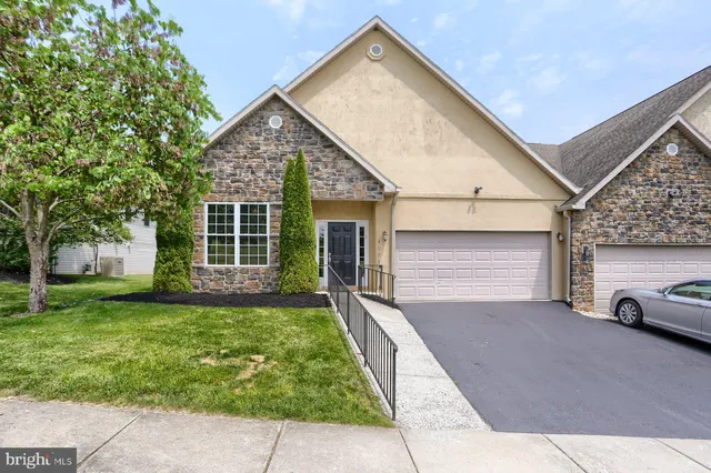 $379,900 | 4503 Hillside Court, Harrisburg, PA 17110